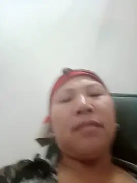 Snapshot of jikey-bibi chatting on April 17, 9:51 pm jikey-bibi online show from April 17, 9:51 pm