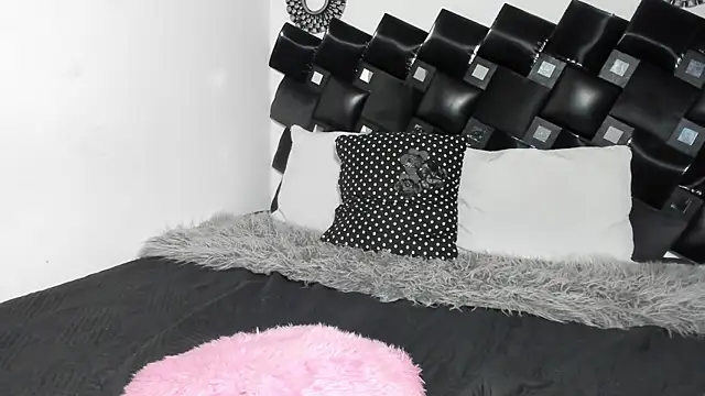 Snapshot of Hannaa_Evans chatting on April 23, 7:27 pm Hannaa Evans online show from April 23, 7:27 pm