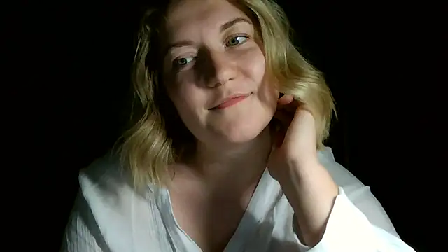 TinaKittyX online show from May 8, 8:25 pm