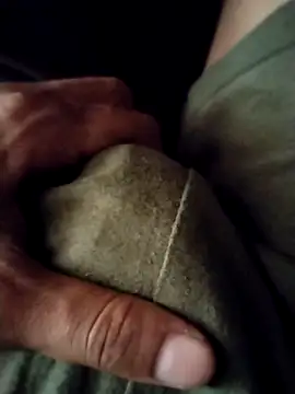 Snapshot of Daddy_004__ chatting on April 2, 8:12 am Daddy 004 online show from April 2, 8:12 am