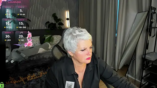 Linda Zef1r online show from May 13, 1:14 am