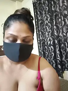 Snapshot of SluttySonam chatting on April 29, 4:05 am SluttySonam online show from April 29, 4:05 am