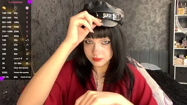 EmilyEmbears online show from June 11, 6:22 am