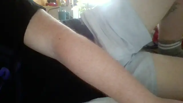 Snapshot of Pallmees chatting on July 6, 11:29 am Pallmees online show from July 6, 11:29 am
