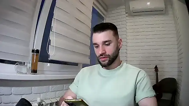 DaddySlava online show from April 4, 4:59 pm