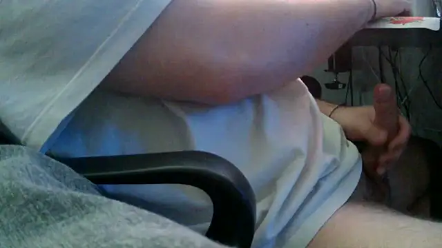 Snapshot of haydn_124 chatting on April 17, 10:51 am haydn 124 online show from April 17, 10:51 am