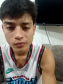 Thebestboyhot online show from May 24, 3:44 am