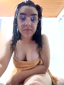 Snapshot of nellyanoni chatting on April 8, 11:16 pm nellyanoni online show from April 8, 11:16 pm