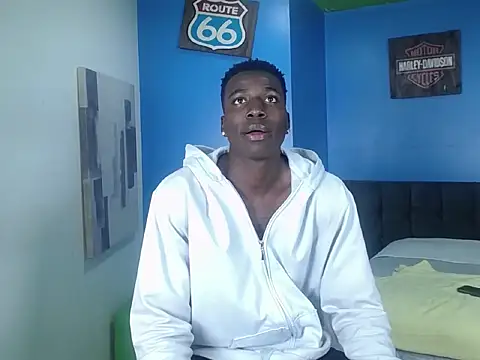 Snapshot of JeanDantte chatting on June 17, 5:25 pm JeanDantte online show from June 17, 5:25 pm
