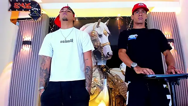 the knights of the night  online show from April 6, 3:37 am