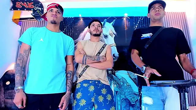 the knights of the night  online show from April 11, 3:55 am