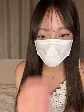 liz 05 online show from May 15, 9:49 am