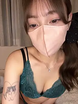 liz 05 online show from May 22, 5:29 pm