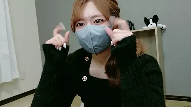 YUA 0425 online show from May 2, 9:47 am