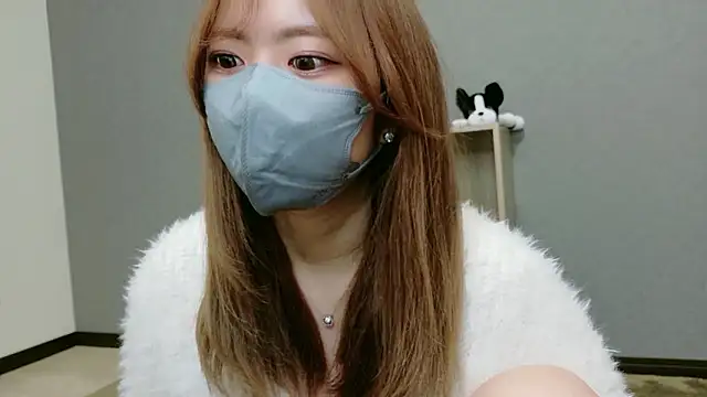 YUA 0425 online show from May 4, 10:11 am