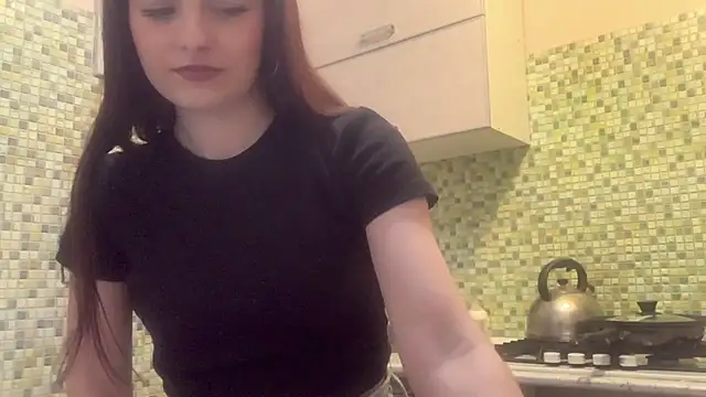 KikiAmino online show from April 3, 5:11 pm