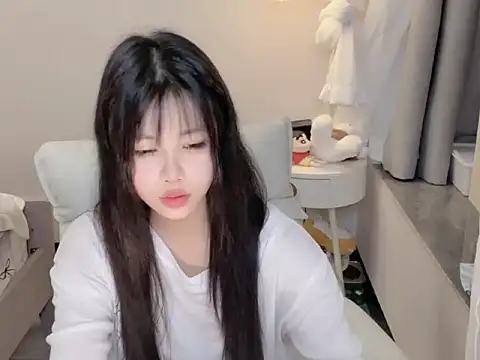Snapshot of chenchen373 chatting on April 10, 10:20 am chenchen373 online show from April 10, 10:20 am