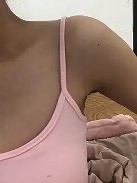 Yenlisu3Zie online show from May 12, 2:58 pm
