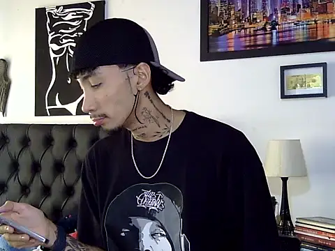 pippe hot22 online show from April 8, 4:07 pm