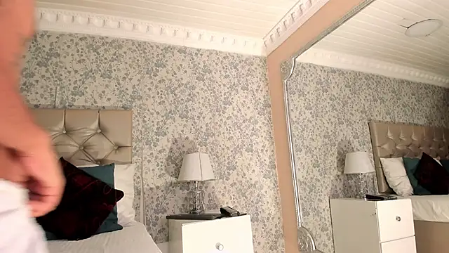 Snapshot of DannTaylor chatting on April 11, 12:09 pm DannTaylor online show from April 11, 12:09 pm