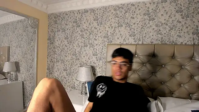 Snapshot of DannTaylor chatting on May 23, 12:20 pm DannTaylor online show from May 23, 12:20 pm