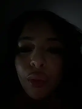 MiaKittyx0 online show from May 25, 1:55 am