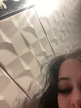 MiaKittyx0 online show from May 25, 5:52 pm