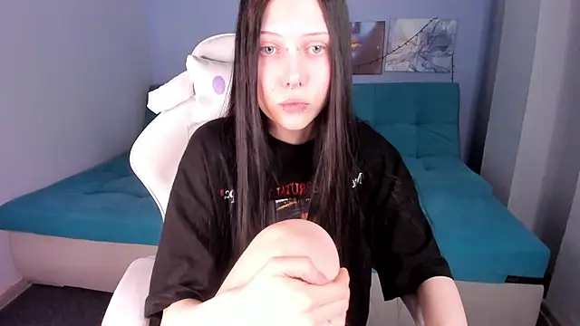 Snapshot of SugarBunny18 chatting on May 22, 3:46 am SugarBunny18 online show from May 22, 3:46 am