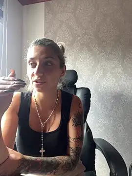 Isabella varella- online show from July 14, 3:40 pm