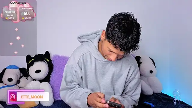 ETTE MOON online show from April 18, 2:48 am