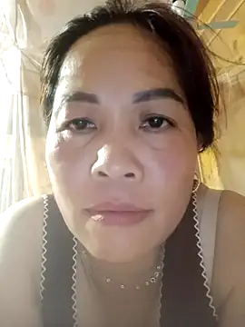 Snapshot of -Luni- chatting on May 11, 2:12 pm -Luni- online show from May 11, 2:12 pm