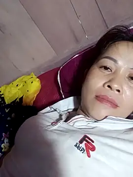 Snapshot of -Luni- chatting on June 16, 11:29 pm -Luni- online show from June 16, 11:29 pm