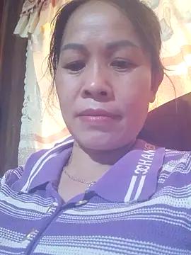 Snapshot of -Luni- chatting on June 18, 2:45 am -Luni- online show from June 18, 2:45 am