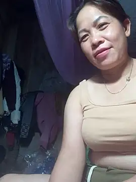 Snapshot of -Luni- chatting on June 25, 8:46 pm -Luni- online show from June 25, 8:46 pm