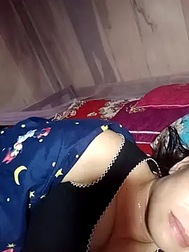 Snapshot of -Luni- chatting on July 19, 4:11 pm -Luni- online show from July 19, 4:11 pm