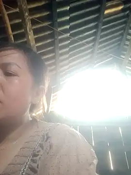 Snapshot of -Luni- chatting on July 25, 3:59 am -Luni- online show from July 25, 3:59 am