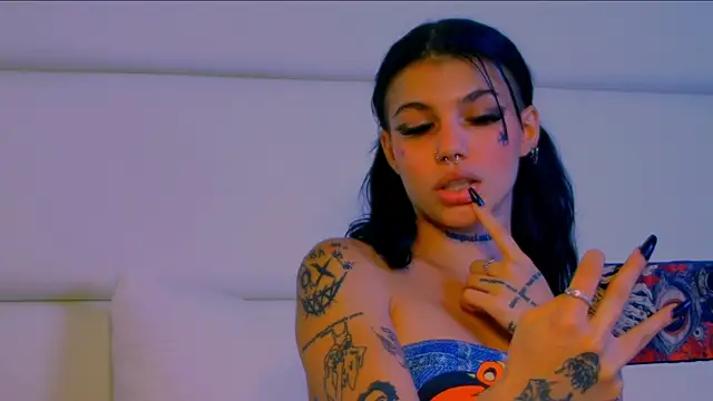 YasminnStorm online show from June 24, 4:44 am
