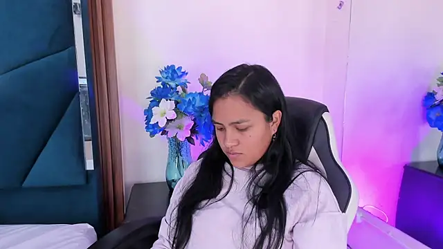 AprilMiiller online show from May 28, 1:41 pm