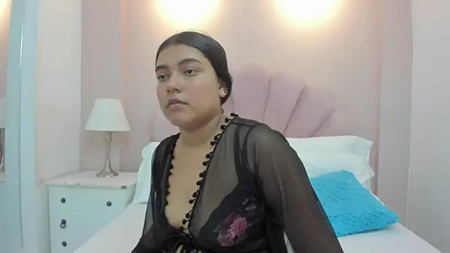 Amber-Rousee online show from April 4, 2:47 pm