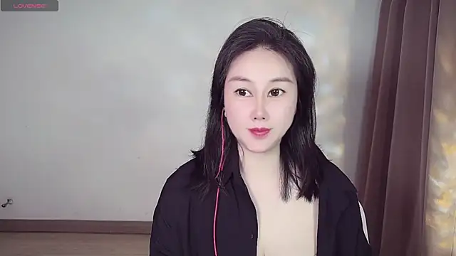 Snapshot of Eva-000 chatting on May 15, 10:00 am Eva-000 online show from May 15, 10:00 am