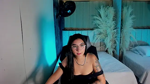 KendallMeyers online show from April 19, 4:56 am