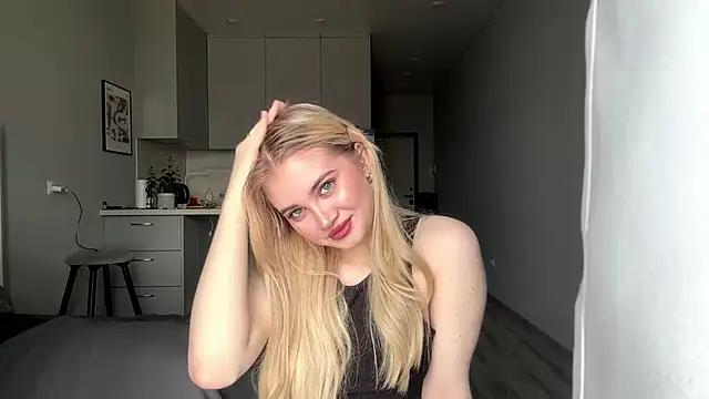 kirtova  online show from April 22, 9:11 am