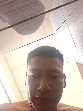 jhottbebr online show from April 3, 8:40 pm