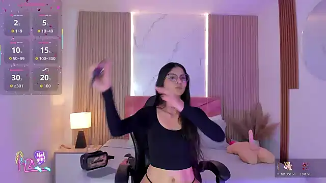 clairemillerx online show from May 28, 8:28 pm