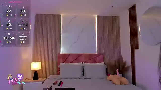clairemillerx online show from May 29, 8:07 pm