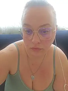 Blondibaby online show from May 24, 8:30 am