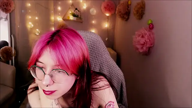 Snapshot of Alice_Nyx chatting on April 16, 9:39 pm Alice Nyx online show from April 16, 9:39 pm