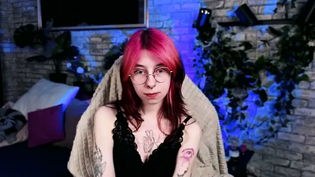 Snapshot of Alice_Nyx chatting on April 22, 8:54 pm Alice Nyx online show from April 22, 8:54 pm