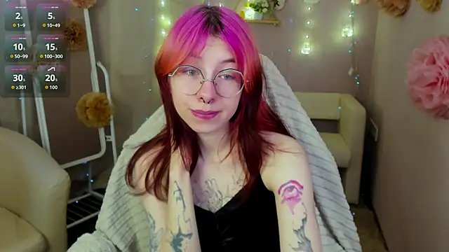 Snapshot of Alice_Nyx chatting on May 16, 9:13 pm Alice Nyx online show from May 16, 9:13 pm