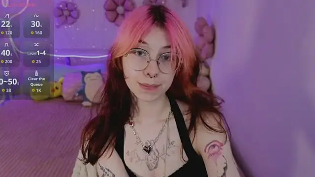 Snapshot of Alice_Nyx chatting on May 18, 4:07 am Alice Nyx online show from May 18, 4:07 am